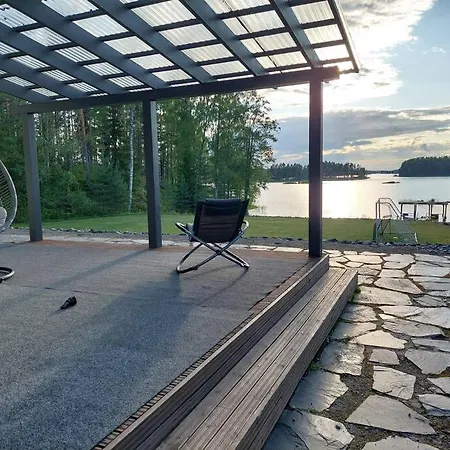 Mustalahti *