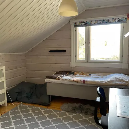 Mustalahti 미켈리
