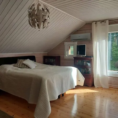 빌라 Mustalahti *