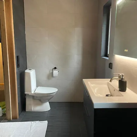 Mustalahti *